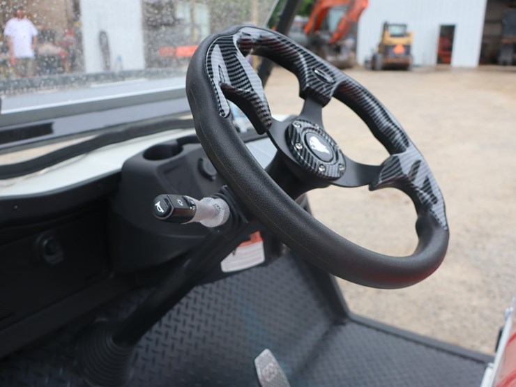 #101-•-4-seater-electric-golf-cart-image-12