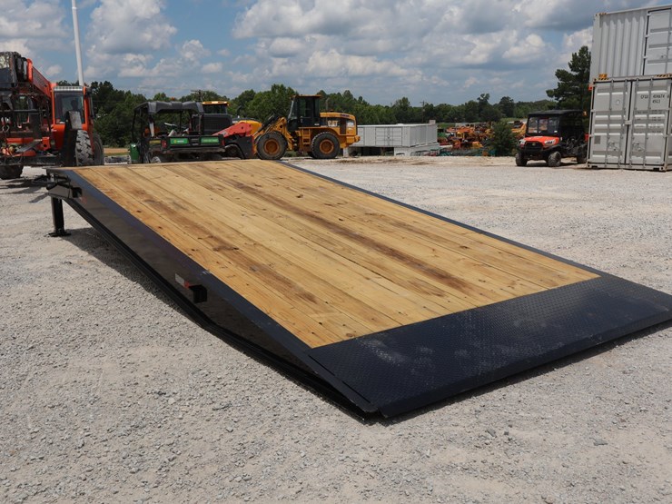 #570-•-20'-loading-ramp-image-3