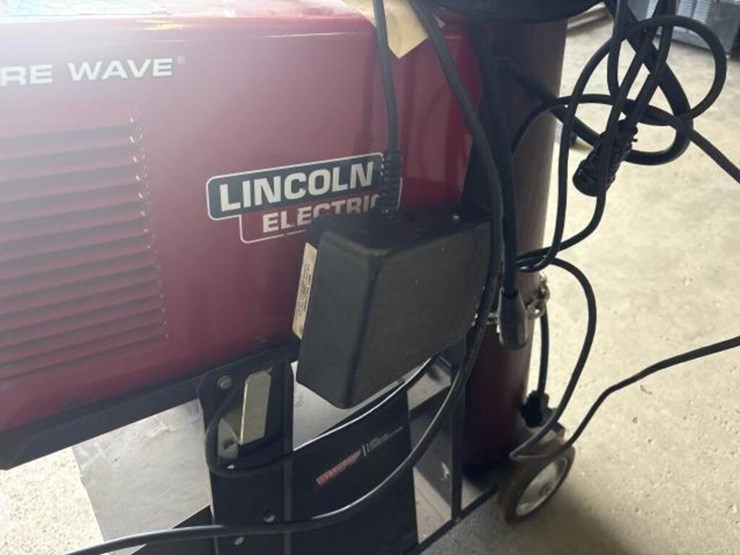 lincoln-electric-tig-200-welder-with-tank-and-cart-image-6