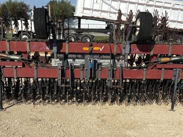 l2---m-and-w-rotary-hoe-1930-image-1