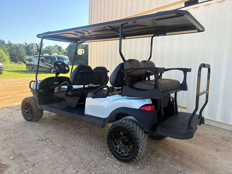 2025-club-car-6-seater-gas-golf-cart-image-2