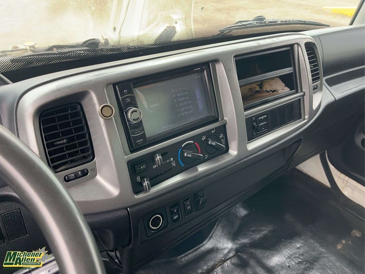 2012-hino-238-image-15