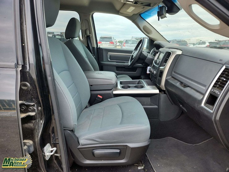 2014-dodge-1500-image-16