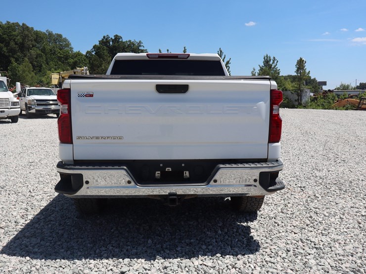 2022-chevrolet-1500-image-4