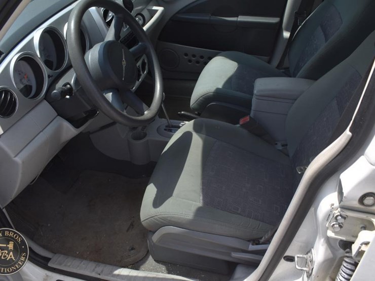 2007-chrysler-pt-cruiser-image-13