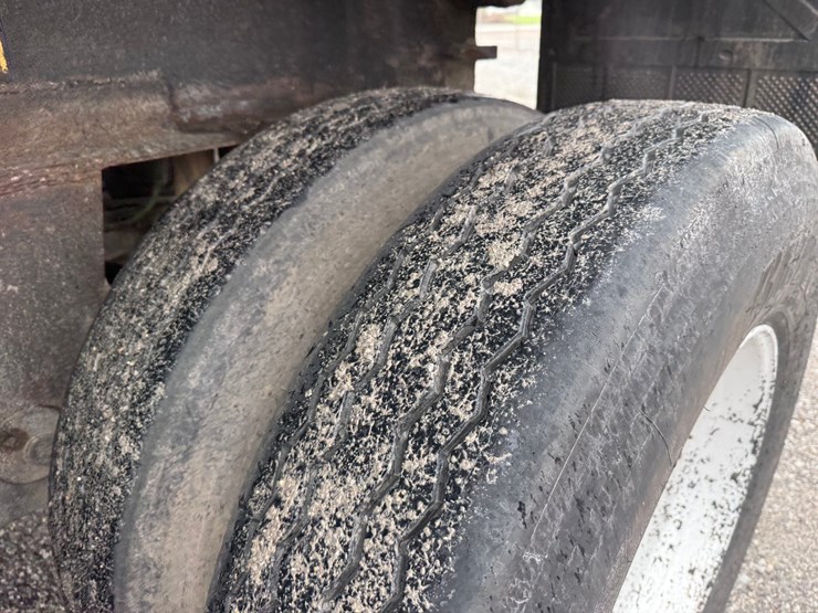2000-axle-dump-trailer-image-16