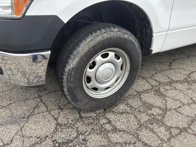 2012-ford-f150-xl-image-8