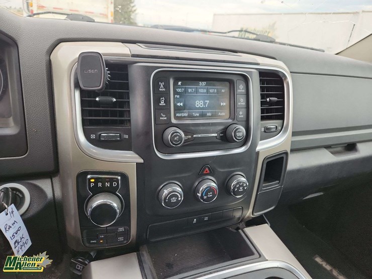2014-dodge-1500-image-23