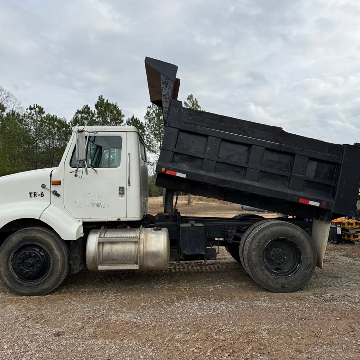 1996 CUMMINS M11
