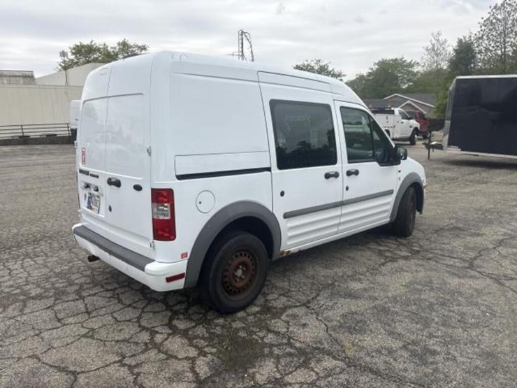 2010-ford-transit-connect-image-5