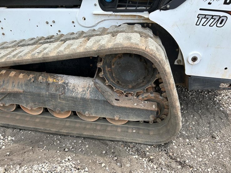 2019-bobcat-t770-image-18