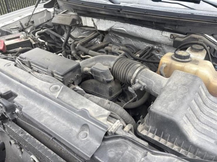 2012-ford-f150-xl-image-25