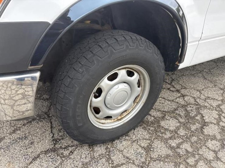 2014-ford-f150-xl-image-8