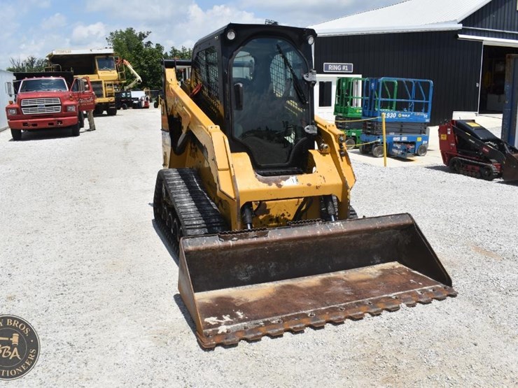 2018-caterpillar-257d-image-27