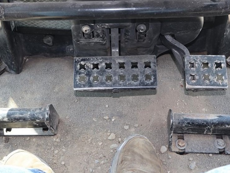 2012-caterpillar-d6n-xl-image-31