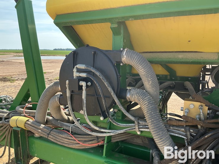 2019-john-deere-dr18-image-12
