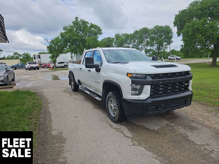 2020-chevrolet-silverado-2500hd-image-2
