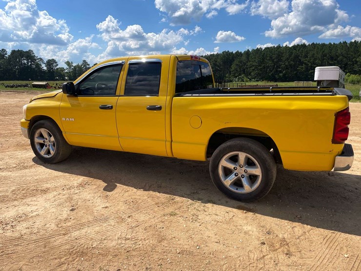 2008-dodge-ram-1500-image-2
