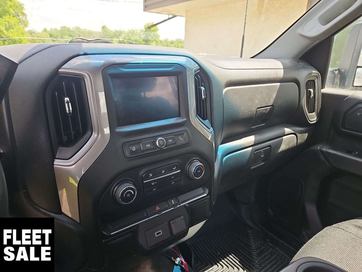 2020-chevrolet-silverado-2500hd-image-25