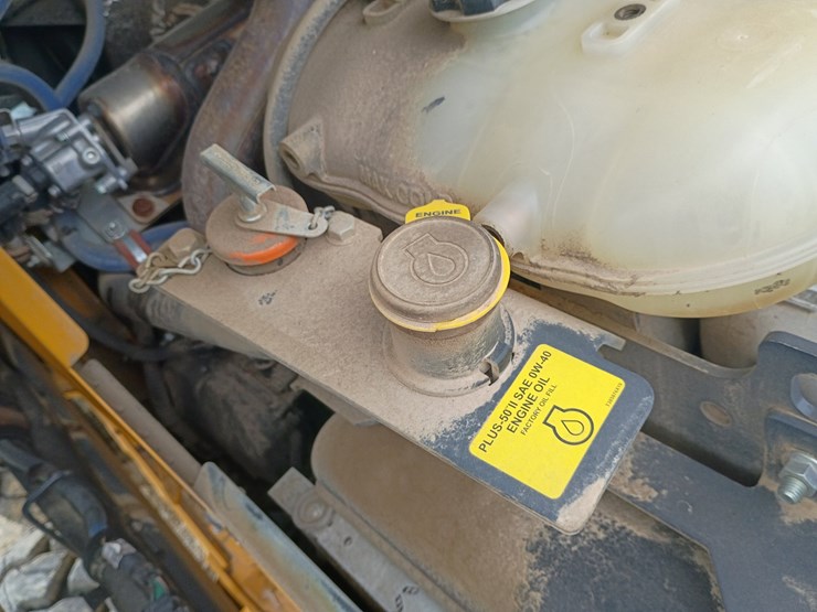 2022-deere-330g-image-21