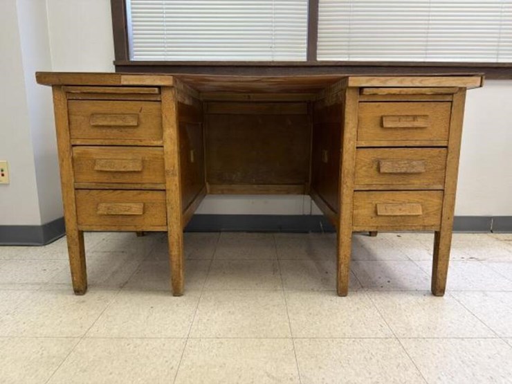 6-drawer-wood-desk-image-9