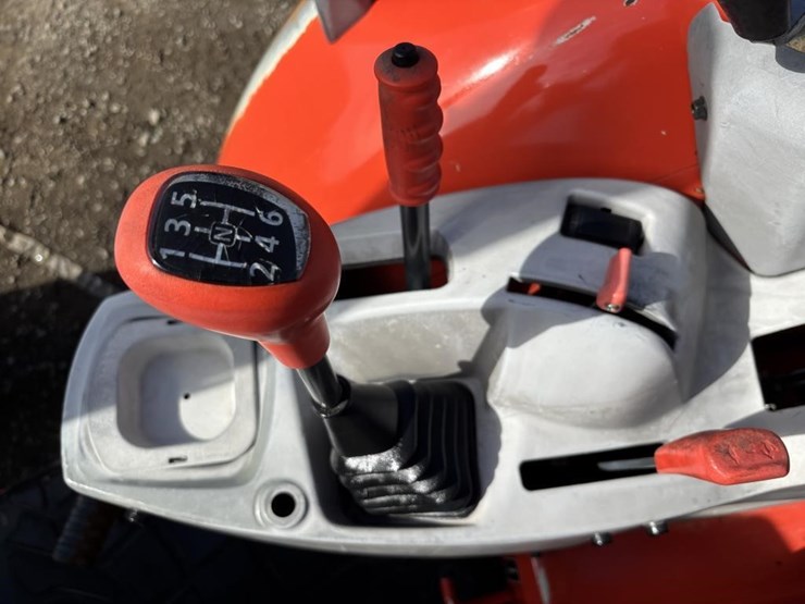2018-kubota-m5-111d-image-28