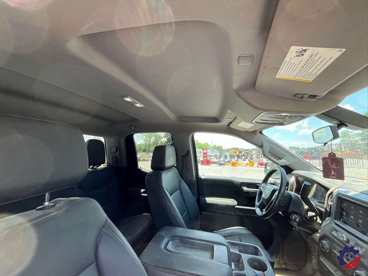 2021-chevrolet-silverado-4x4-pickup-truck-image-47