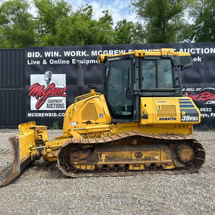 2016 KOMATSU D39PXI-24
