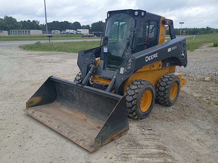 2022-deere-330g-image-1