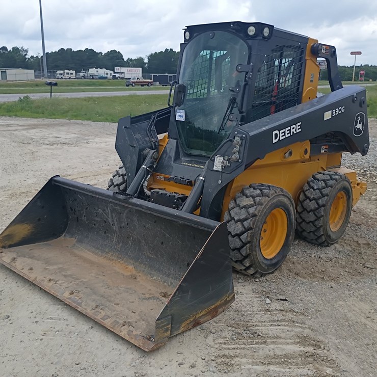 2022 DEERE 330G