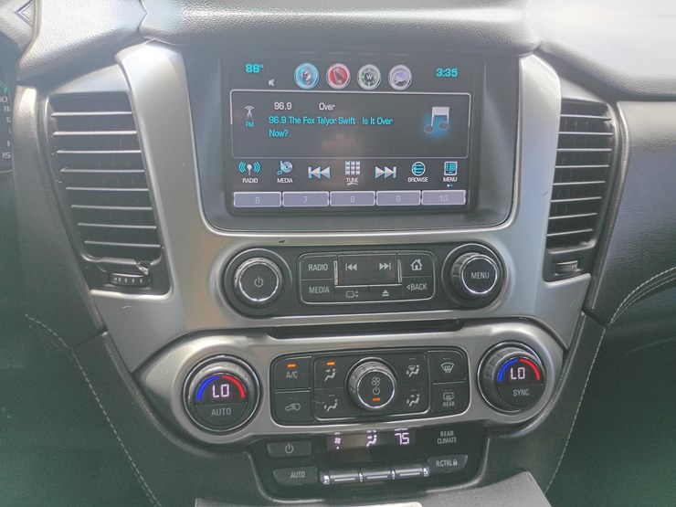 2018-chevrolet-tahoe-image-40