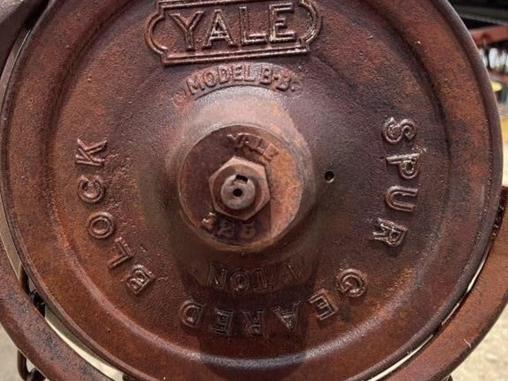 l3---yale-chain-hoist-image-1