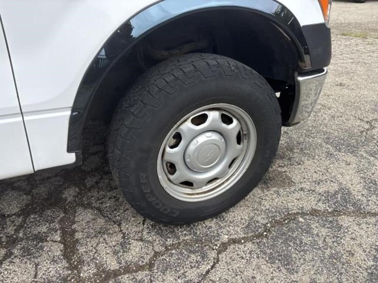 2014-ford-f150-xl-image-11
