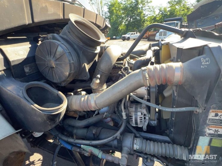 2001-kenworth-t300-image-31
