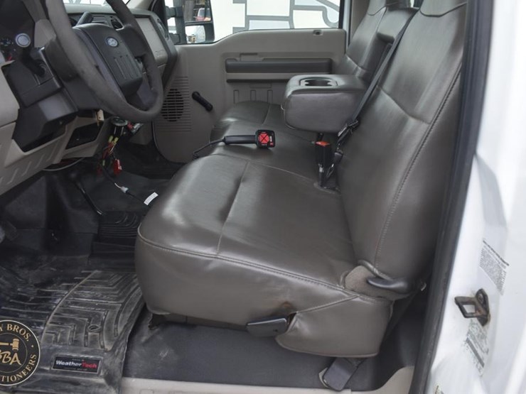 2009-ford-f350-image-24