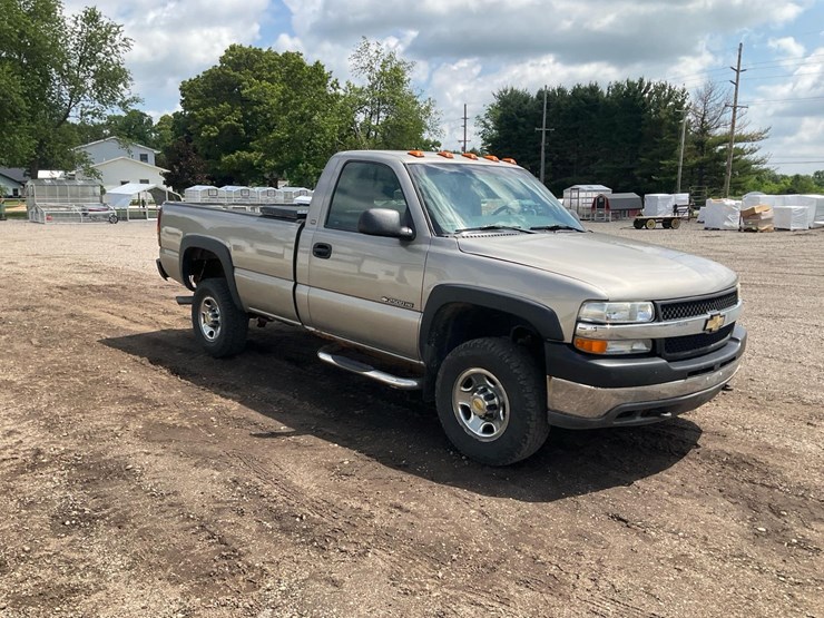 2001-chevrolet-silverado-2500-image-3