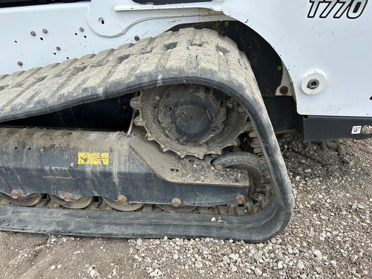 2023-bobcat-t770-image-18