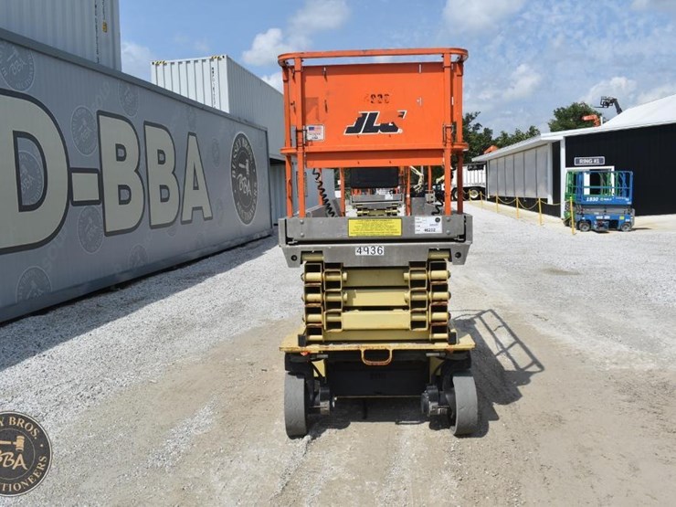 2014-jlg-3246es-image-8