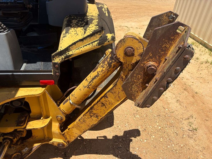 caterpillar-416c-image-24