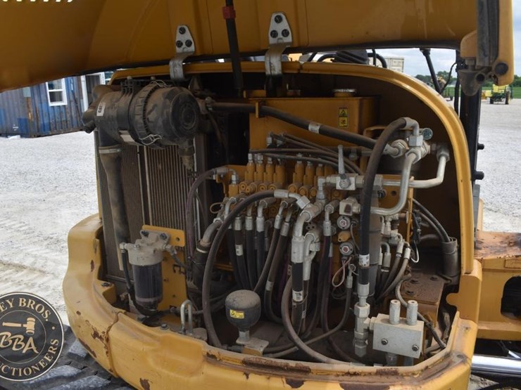 2016-caterpillar-305e2-cr-image-41