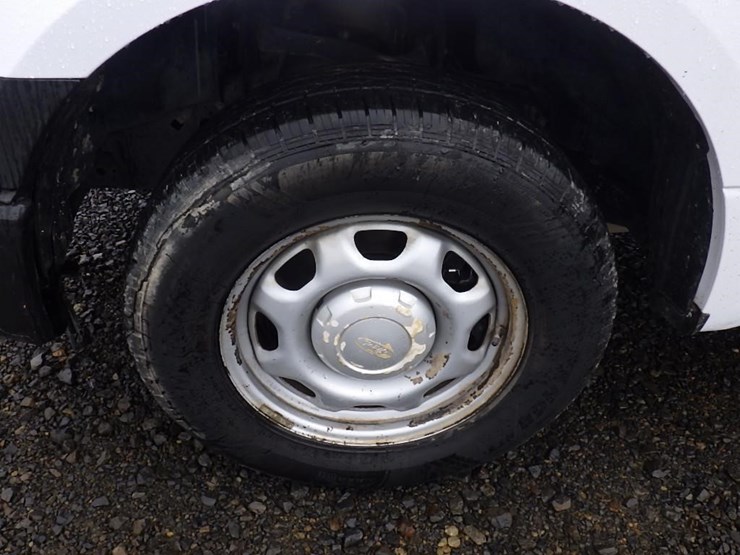 2016-ford-f150-xl-image-10