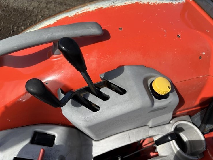 2018-kubota-m5-111d-image-30