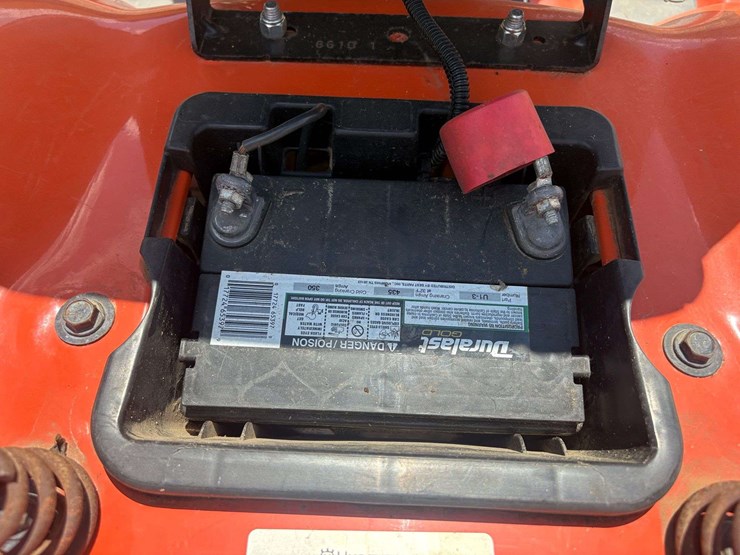 husqvarna-yth22v-46"-cut-riding-mower-image-19