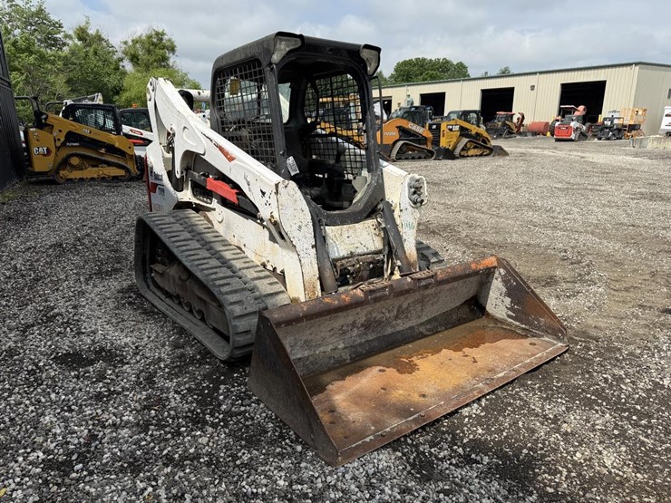 2019-bobcat-t740-image-6