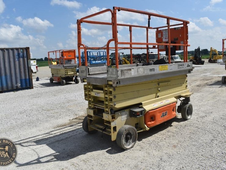 2012-jlg-3246es-image-5