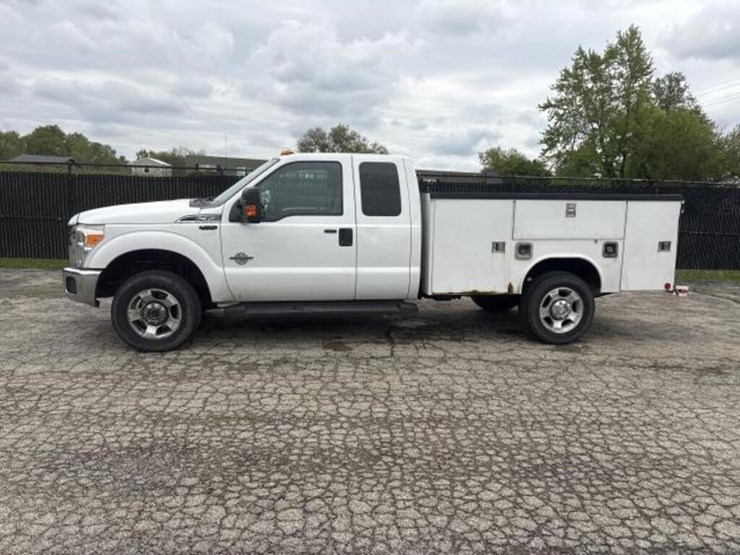 2014-ford-f350-xlt-image-2