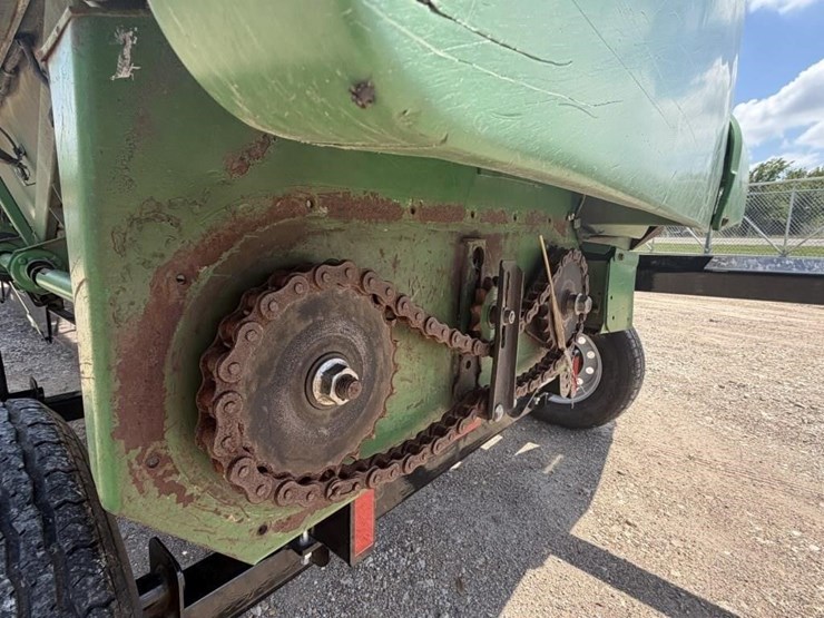 john-deere-12-image-2