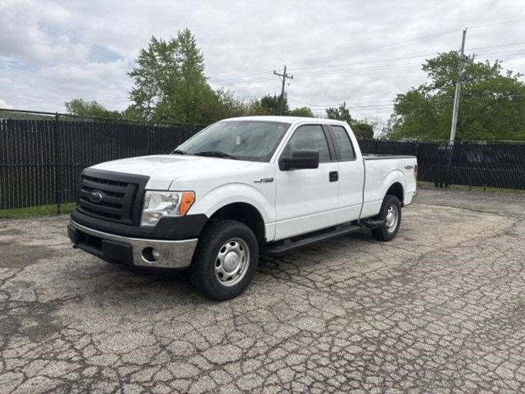 2011-ford-f150-xl-image-1