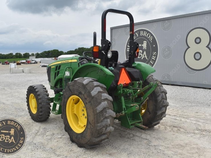 2021-john-deere-5045e-image-3
