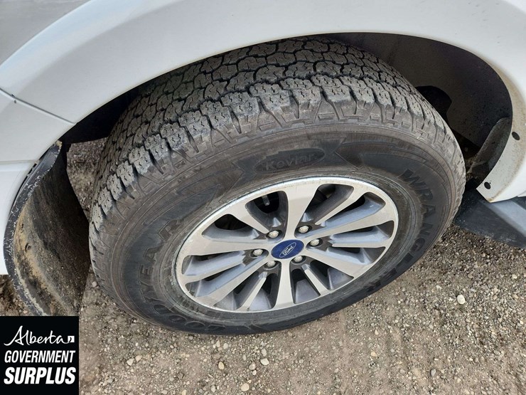 2015-ford-expedition-image-13